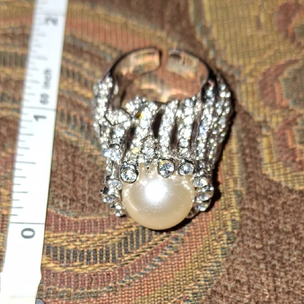 Elegant Silver Pearl Ring